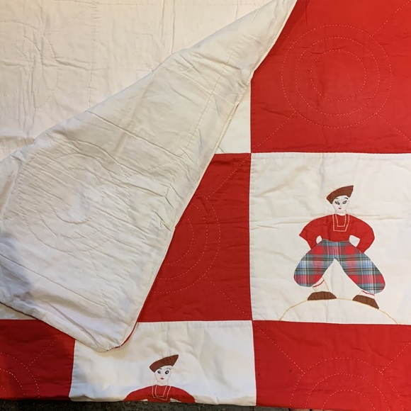 Vintage Lap Quilt/ Crib Quilt - Picture 2 of 4